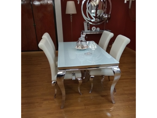 Стол и стулья из коллекции Barroque с полированной сталью